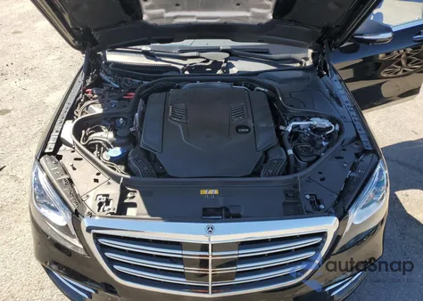 2019 Mercedes-Benz S 560 z USA, uszkodzony, nr VIN WDDUG8DB2KA454986